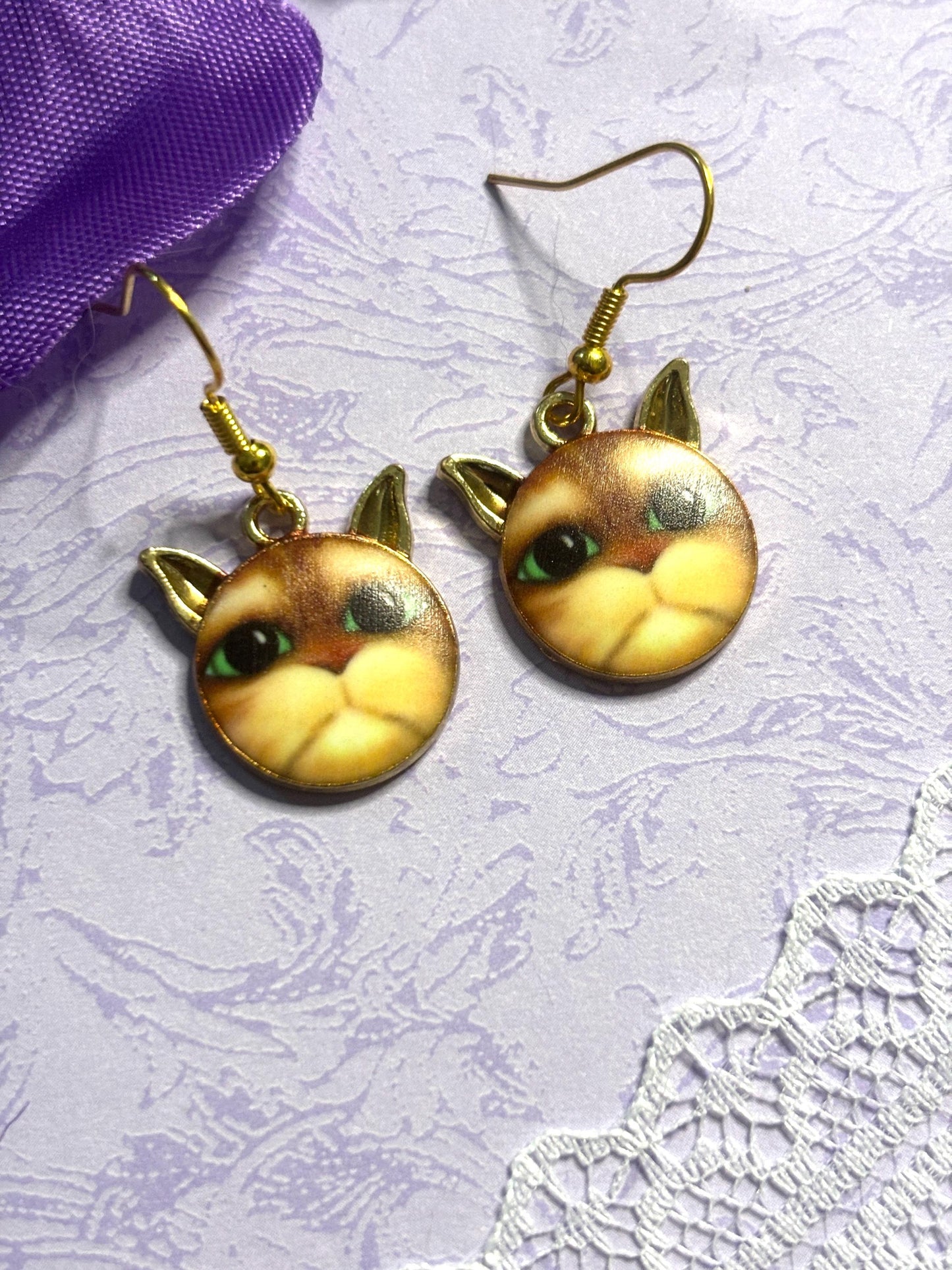 Realistic Cat Face Earrings Enamel Cat Jewelry Gold Plated Lightweight Hypoallergenic Hooks Gift for Cat Lovers in Lifelike Styles