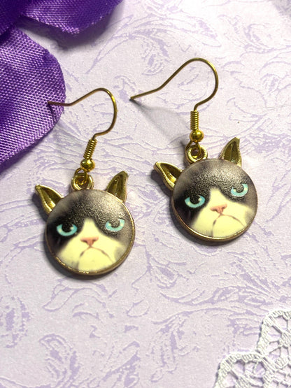 Realistic Cat Face Earrings Enamel Cat Jewelry Gold Plated Lightweight Hypoallergenic Hooks Gift for Cat Lovers in Lifelike Styles