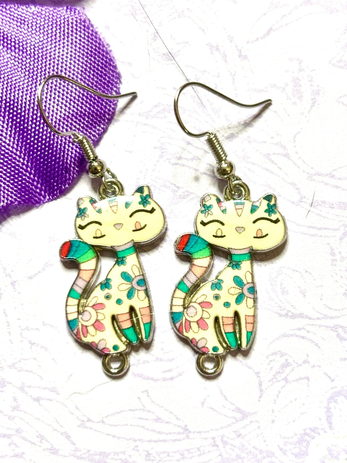 Sassy Cat Earrings Enamel Cat Jewelry for Women Hypoallergenic Cat Lover Gift Cute Cat Earrings Lightweight Animal Theme Accessories