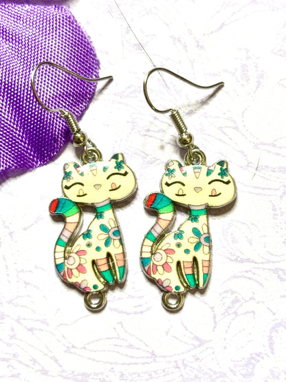 Sassy Cat Earrings Enamel Cat Jewelry for Women Hypoallergenic Cat Lover Gift Cute Cat Earrings Lightweight Animal Theme Accessories