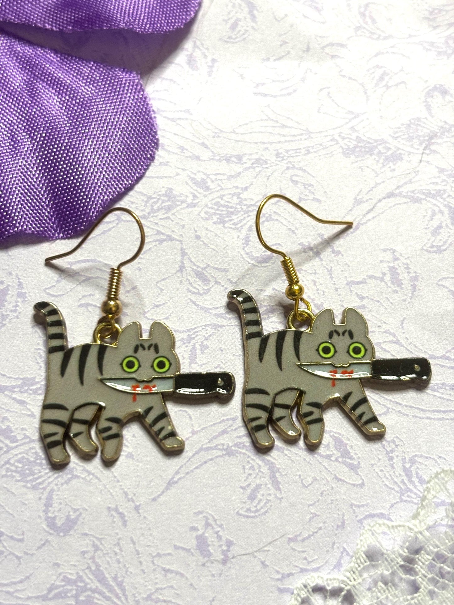 Murder Cat Earrings Funny Cat Jewelry Enamel Cat Earrings with Gold Plating Lightweight Hypoallergenic Hooks Gift for Cat Lovers