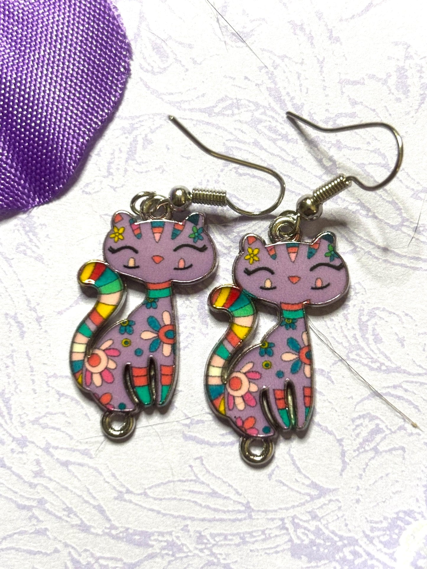 Sassy Cat Earrings Enamel Cat Jewelry for Women Hypoallergenic Cat Lover Gift Cute Cat Earrings Lightweight Animal Theme Accessories