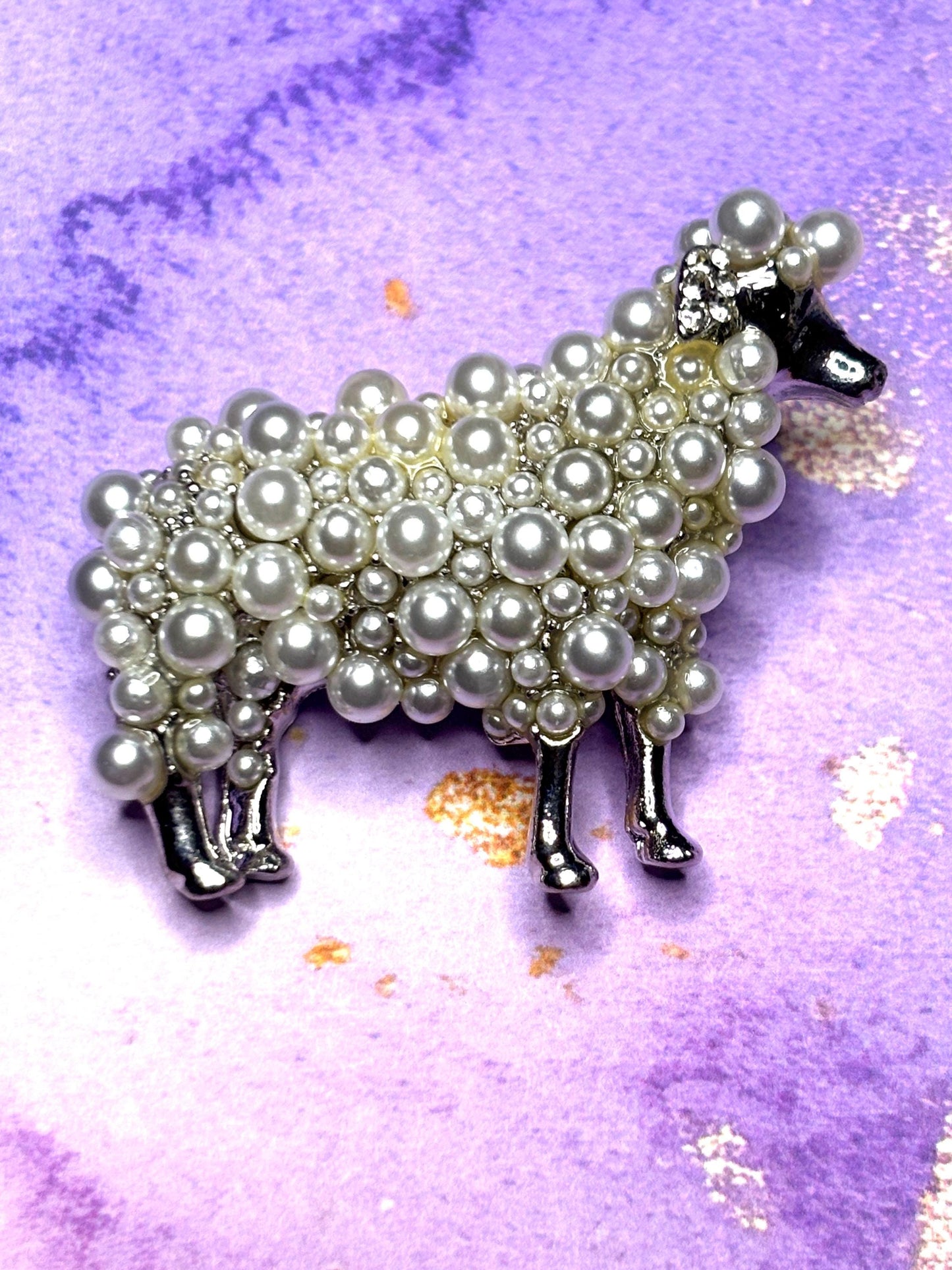 Pearl Sheep Broaches Pins Cute Farm Animal Jewelry Adorable Sheep Lover Gifts Pastel Pink and White Beaded Broach for Women