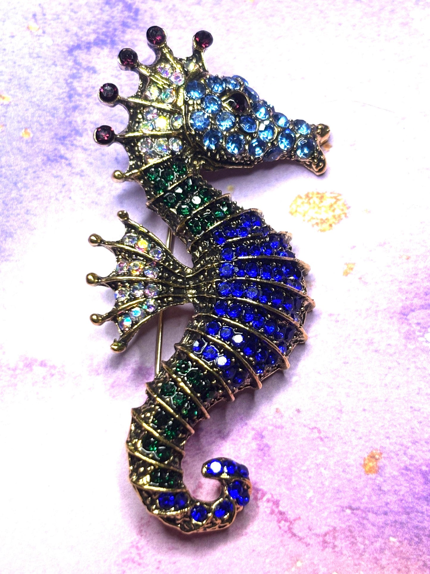 Rhinestone Sea Horse Broaches Pins Sparkling Ocean Jewelry Red Green and Blue Gem Seahorse Broach Colorful Sea Life Pins for Women