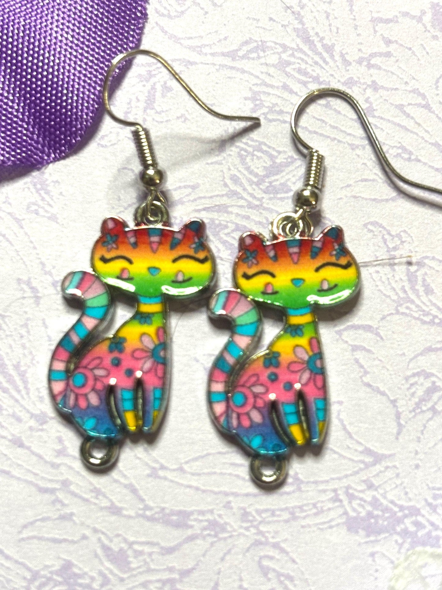 Sassy Cat Earrings Enamel Cat Jewelry for Women Hypoallergenic Cat Lover Gift Cute Cat Earrings Lightweight Animal Theme Accessories