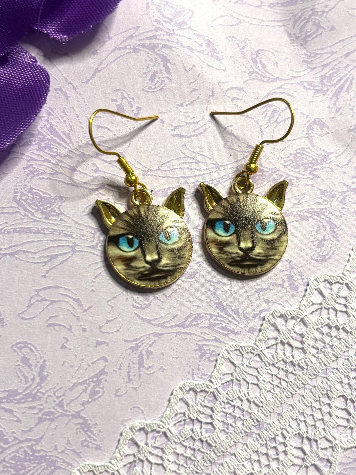 Realistic Cat Face Earrings Enamel Cat Jewelry Gold Plated Lightweight Hypoallergenic Hooks Gift for Cat Lovers in Lifelike Styles
