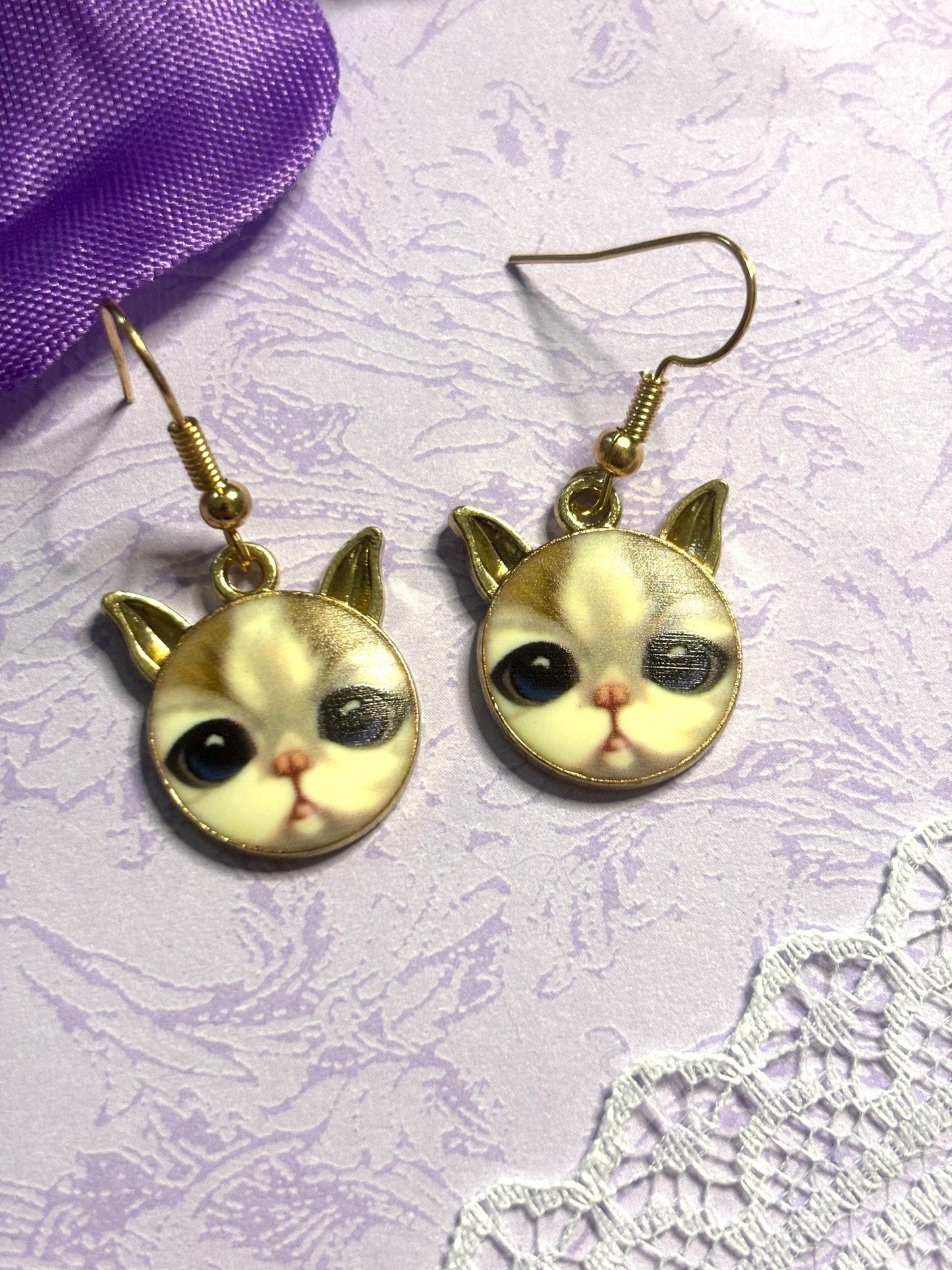 Realistic Cat Face Earrings Enamel Cat Jewelry Gold Plated Lightweight Hypoallergenic Hooks Gift for Cat Lovers in Lifelike Styles