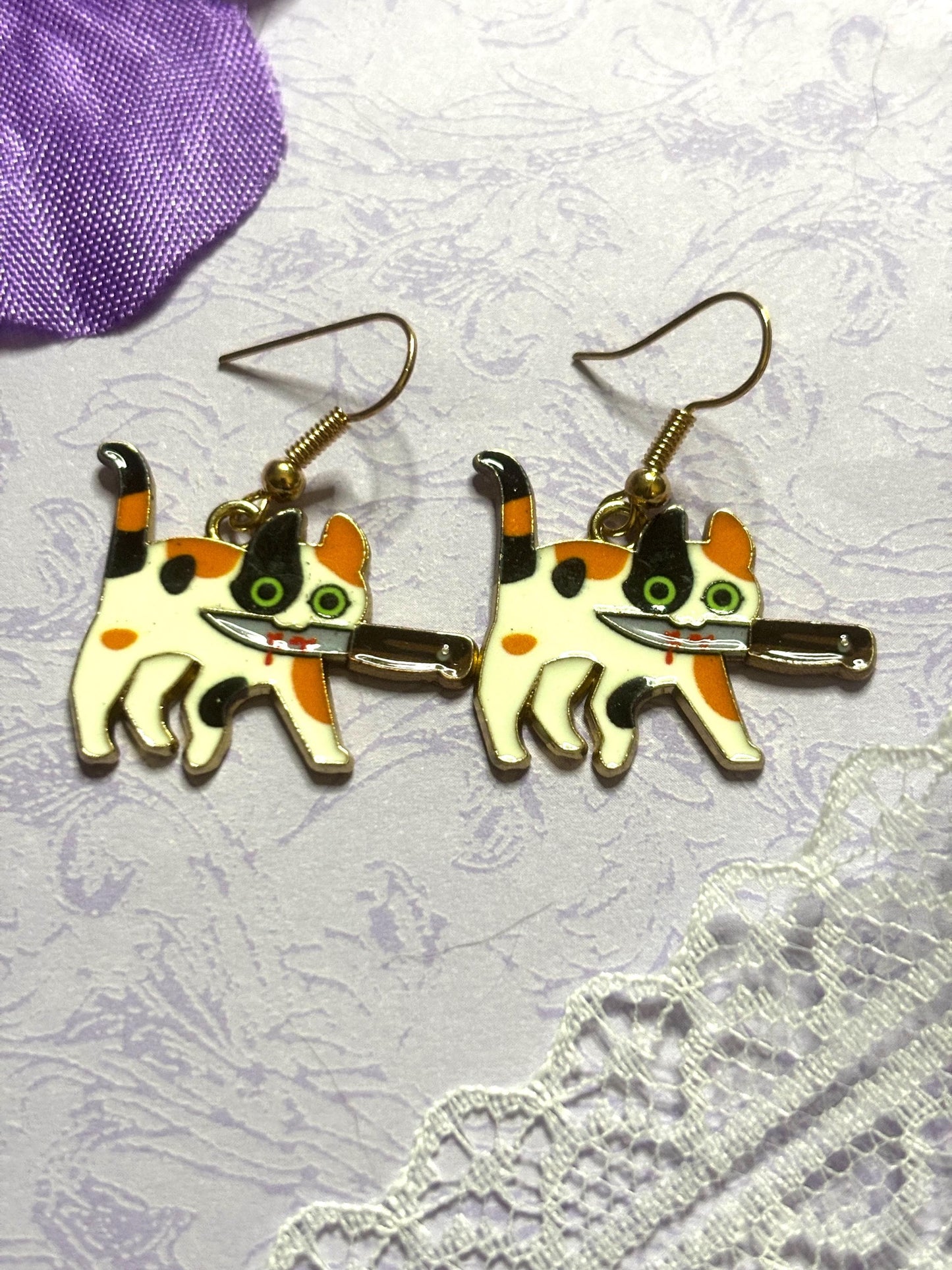 Murder Cat Earrings Funny Cat Jewelry Enamel Cat Earrings with Gold Plating Lightweight Hypoallergenic Hooks Gift for Cat Lovers