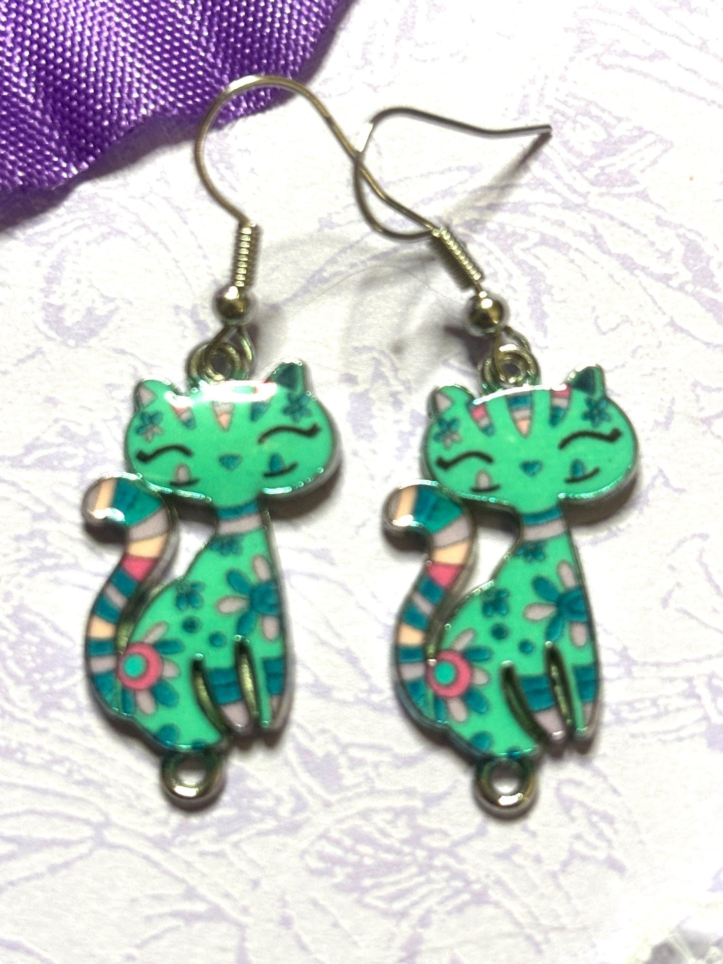Sassy Cat Earrings Enamel Cat Jewelry for Women Hypoallergenic Cat Lover Gift Cute Cat Earrings Lightweight Animal Theme Accessories